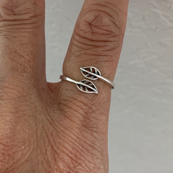 Sterling Silver Delicate Wraparound Small Leaf Ring, Tree Leaves, Plant Rings - Picture 4 of 7